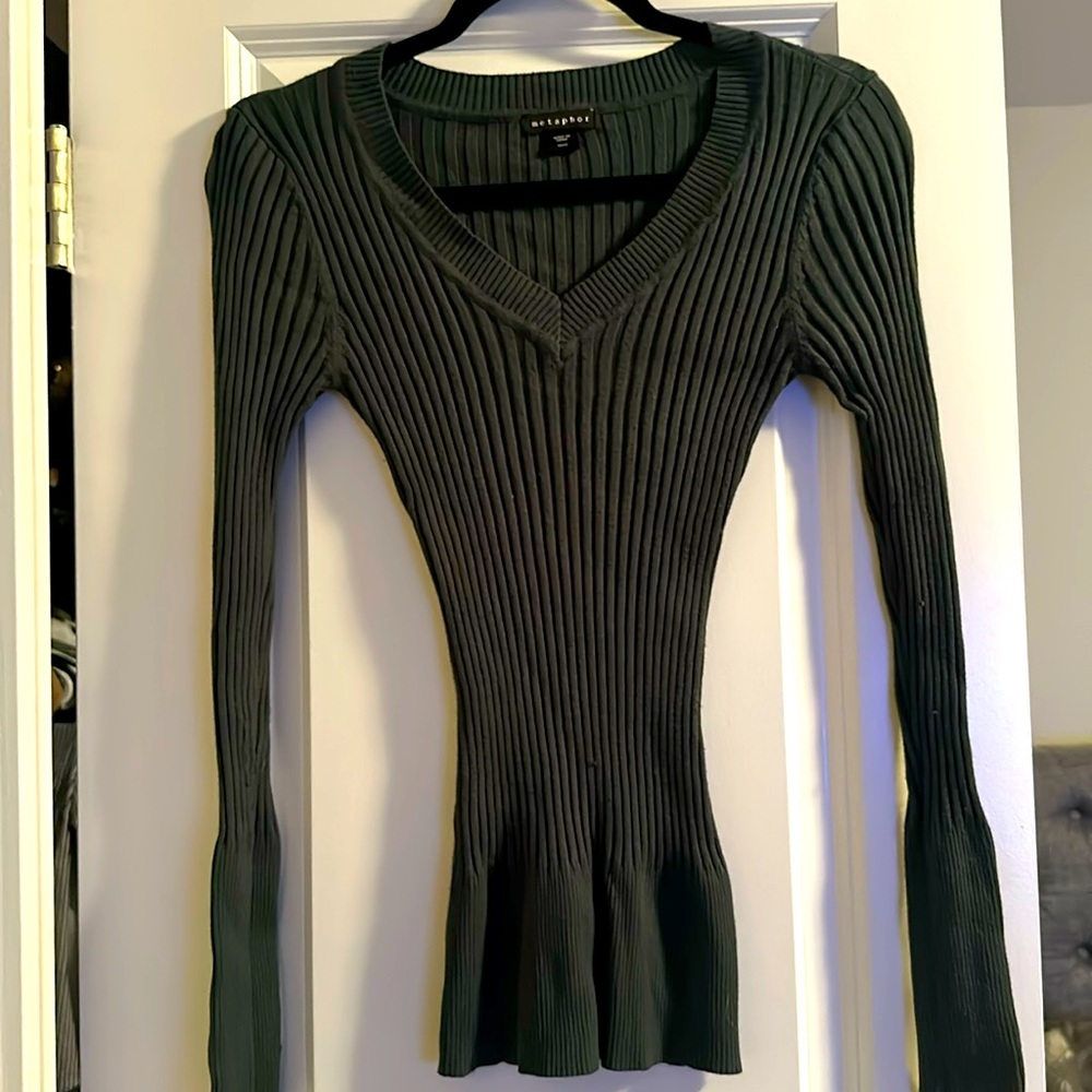 Ribbed v neck top
